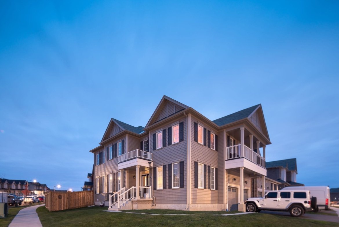 Contemporary detached single-family home with double-car garage at Empire Riverland